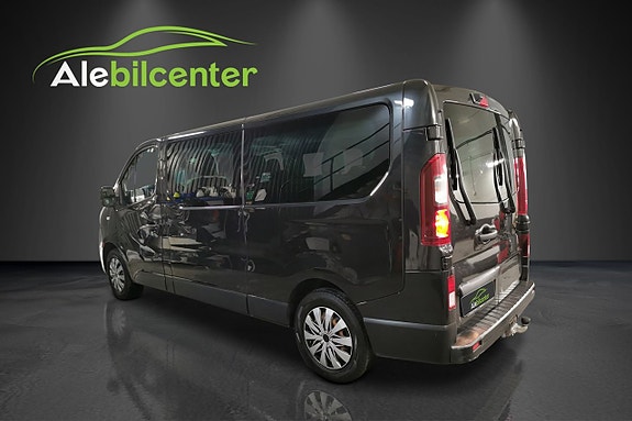 Nissan NV300 3 of 5