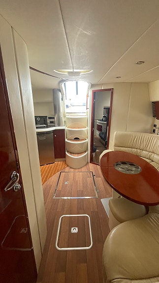 Höstklipp! Välutrustad Fairline Targa 40, endast 700 gångtimmar och båtkärra. 10 of 16