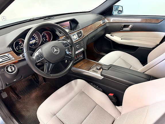 Mercedes-Benz E350 8 of 27