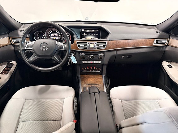 Mercedes-Benz E350 12 of 27