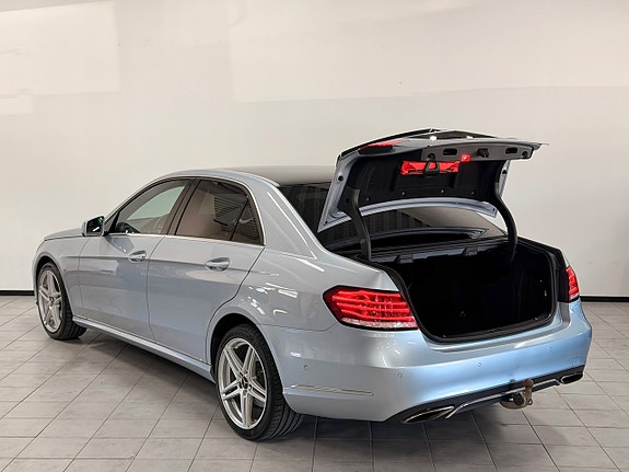 Mercedes-Benz E350 5 of 5