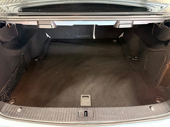 Mercedes-Benz E350 26 of 27