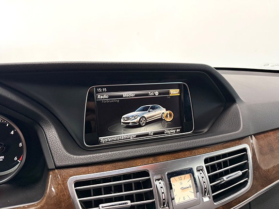 Mercedes-Benz E350 18 of 27