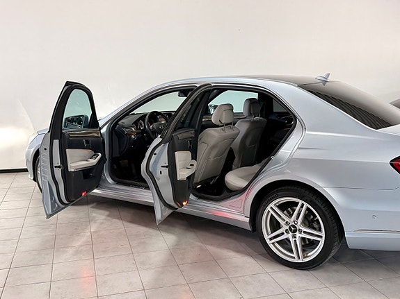 Mercedes-Benz E350 10 of 27