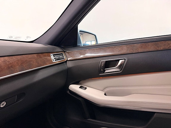 Mercedes-Benz E350 23 of 27