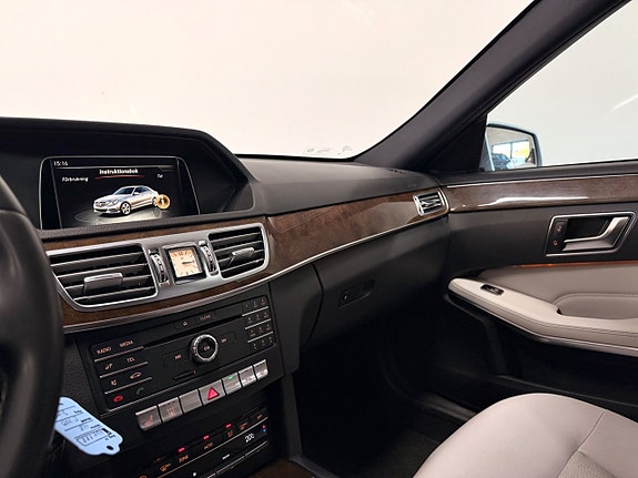 Mercedes-Benz E350 22 of 27
