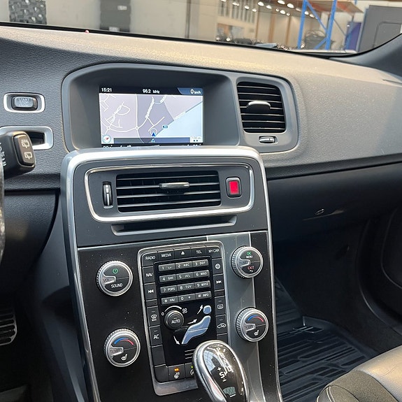 Volvo V60 13 of 13