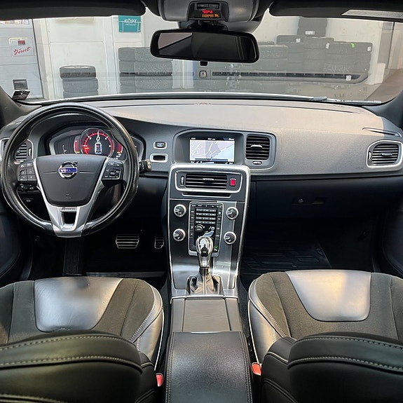 Volvo V60 9 of 13