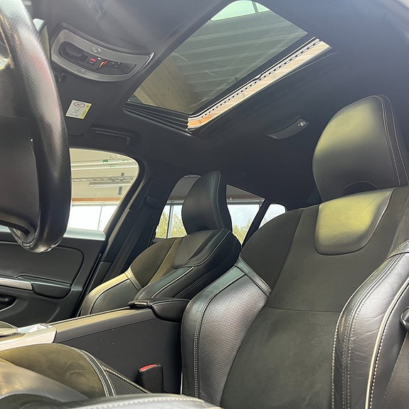 Volvo V60 12 of 13
