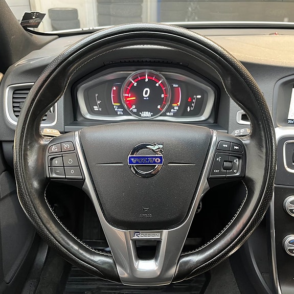 Volvo V60 10 of 13