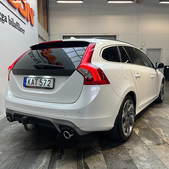 Volvo V60 4 of 13