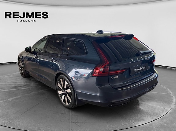 Volvo V90 2 of 5