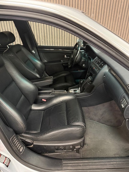 Audi S8 10 of 19