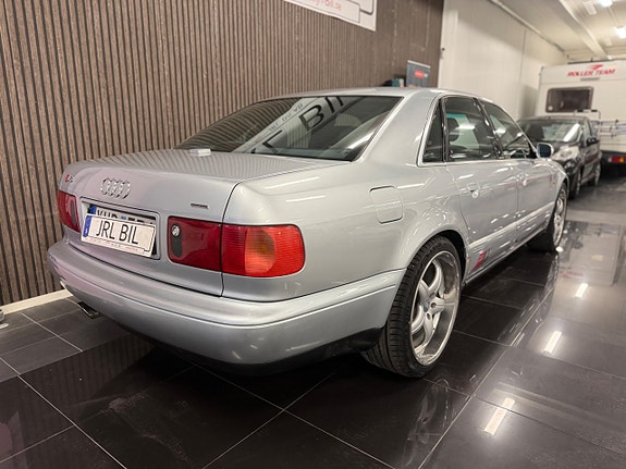 Audi S8 8 of 19