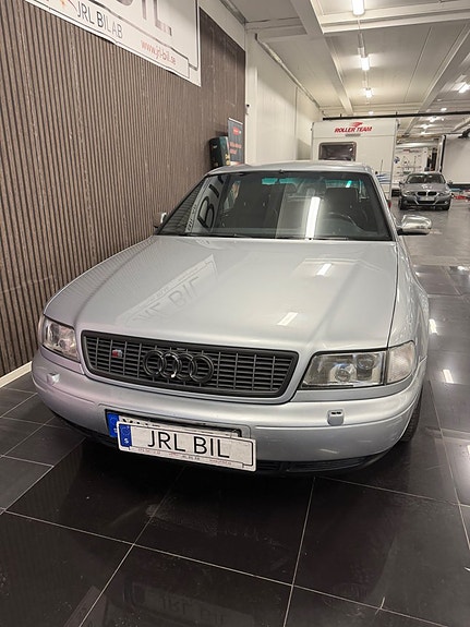 Audi S8 14 of 19