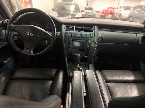Audi S8 11 of 19