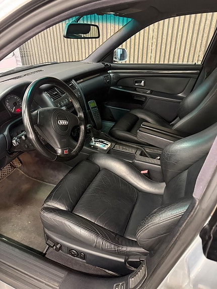 Audi S8 17 of 19