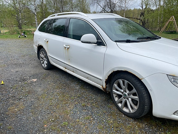 Skoda Superb 3 of 5