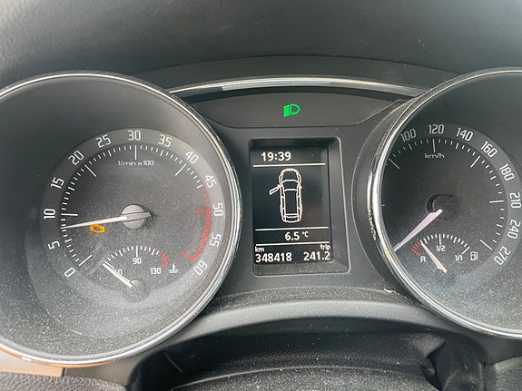 Skoda Superb 5 of 5