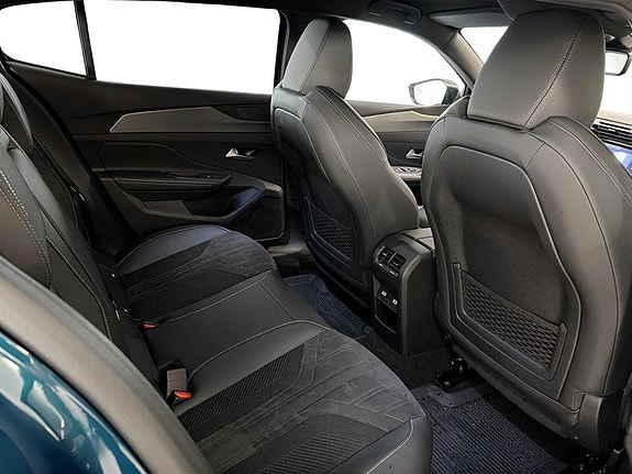 Peugeot 408 8 of 17