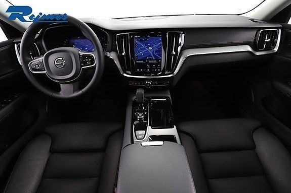 Volvo V60 2 of 27