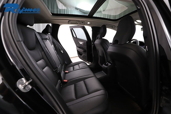 Volvo V60 8 of 27