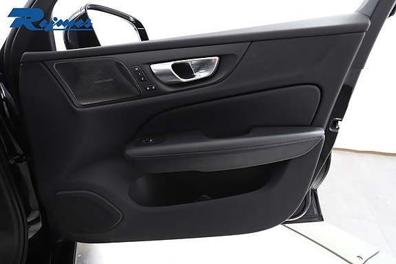 Volvo V60 14 of 27