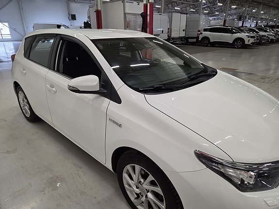 Toyota Auris 3 of 5