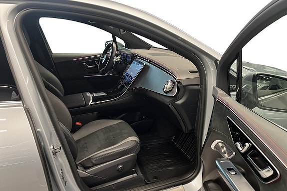 Mercedes-Benz EQE SUV 14 of 19