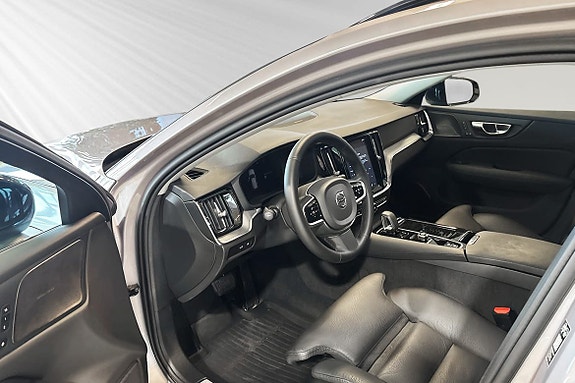 Volvo V60 8 of 26