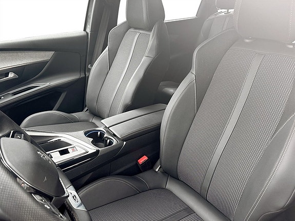 Peugeot 5008 8 of 18