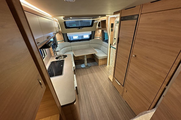 Knaus SÜDWIND BLACK SELECTION 580 UF 15 of 16