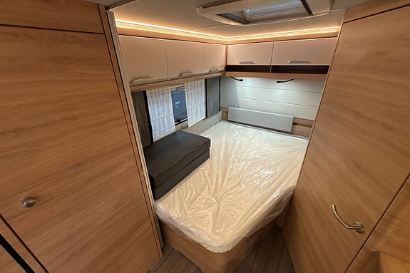 Knaus SÜDWIND BLACK SELECTION 580 UF 13 of 16
