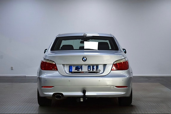 BMW 520d 3 of 5