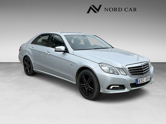 Mercedes-Benz E200 2 of 5