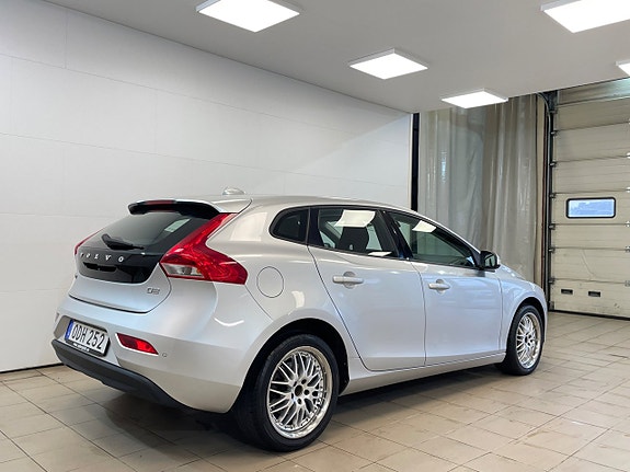 Volvo V40 4 of 5