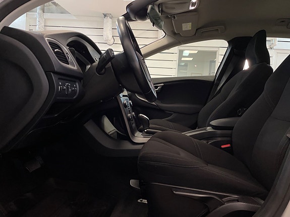 Volvo V40 5 of 5
