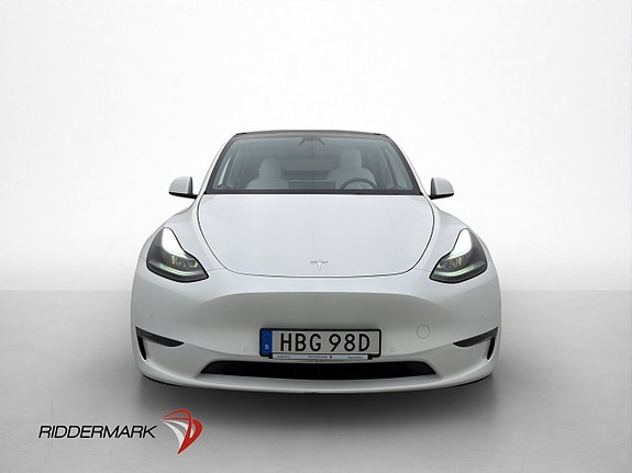 Tesla Model Y 3 of 5