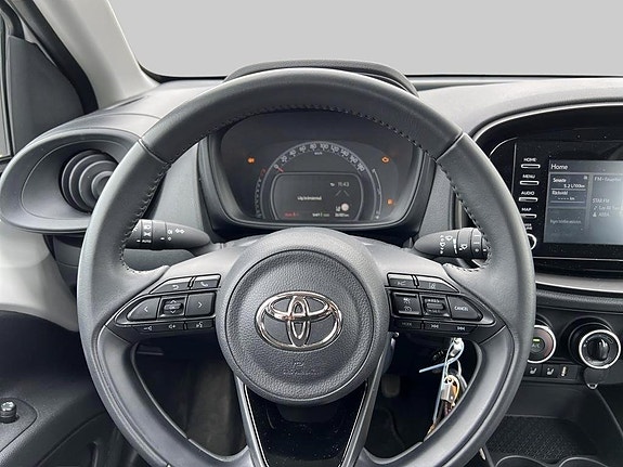 Toyota Aygo X 10 of 14
