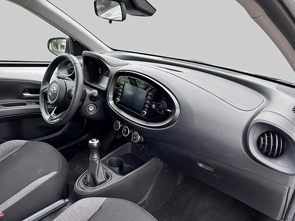 Toyota Aygo X 7 of 14