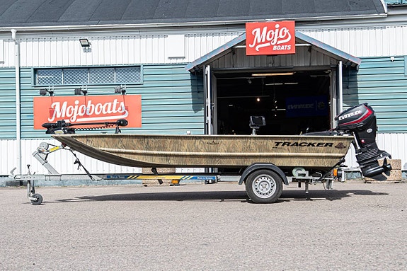 Tracker Grizzly 1648 Jon Evinrude E-tec 40 tiller