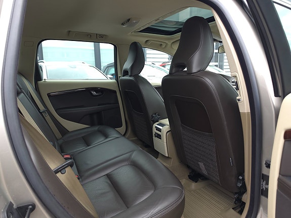 Volvo XC70 10 of 12
