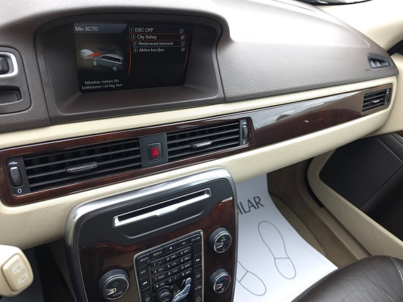 Volvo XC70 11 of 12