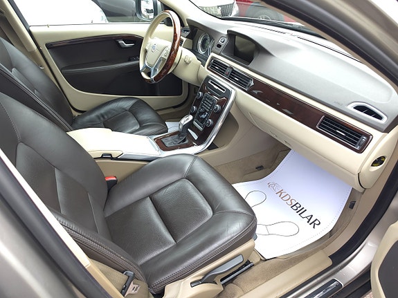 Volvo XC70 7 of 12