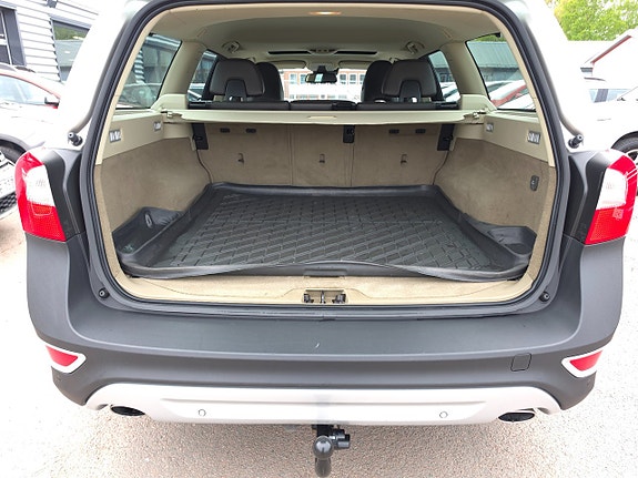 Volvo XC70 12 of 12