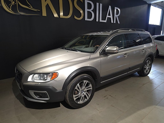 Volvo XC70 2 of 5
