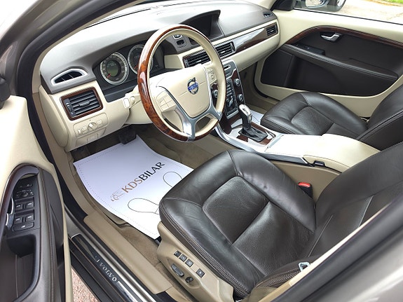 Volvo XC70 9 of 12