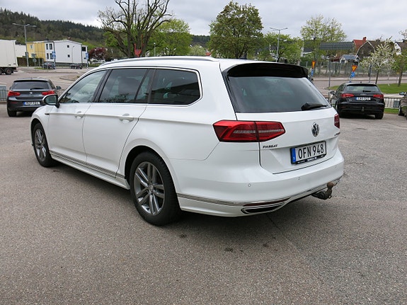 Volkswagen Passat 2 of 5
