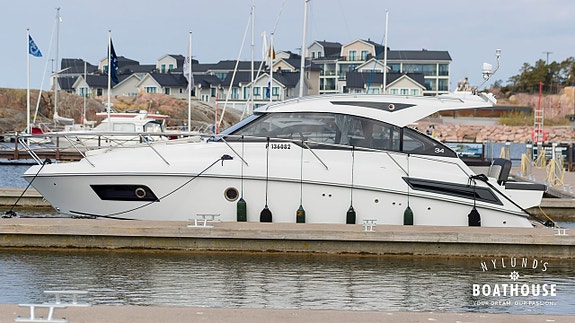 Grandezza 34 OC | Volvo Penta D6 380 DPI 11 of 30