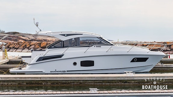 Grandezza 34 OC | Volvo Penta D6 380 DPI 4 of 5